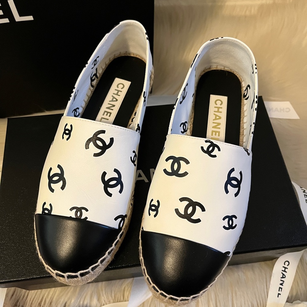 💕SOLD- CHANEL Lambskin CC Espadrilles - White/Black